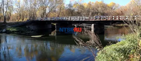 Урал в районе двух мостов у Новотроицка резко обмелел