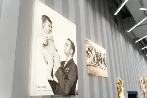 В аэропорту Оренбурга появилась фотовыставка о Юрии Гагарине