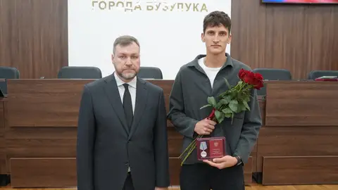 Передал на хранение государственные награды родным погибших участников специальной военной операции
