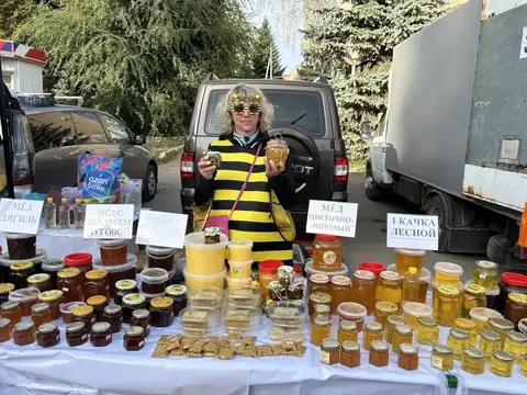 Шумно, щедро и вкусно!🍏🥩🍯