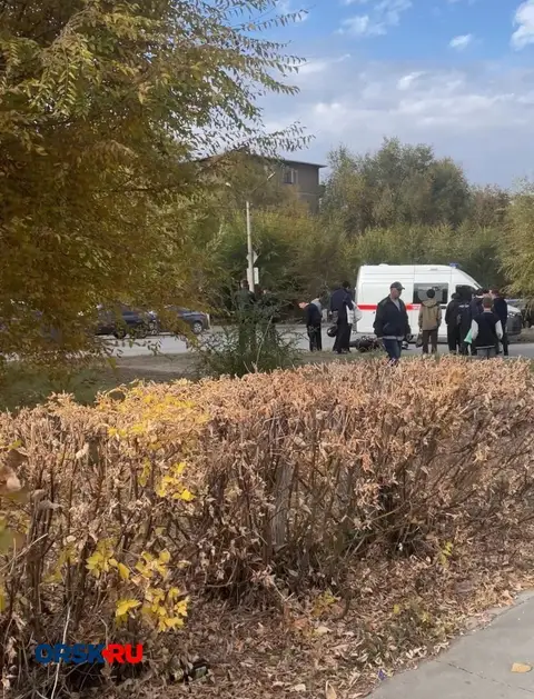 На перекрестке Тагильской и Кутузова в Орске мотоциклист столкнулся с «Ладой»