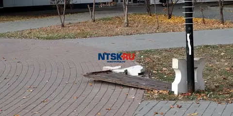 Вандалы «поработали» в новотроицком сквере