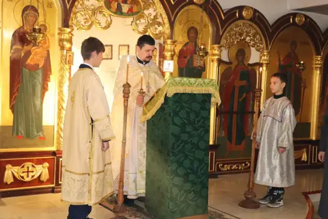 В Петропавловском соборе Новотроицка совершена Божественная литургия для воспитанников детской воскресной