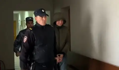 Главу Нижней Павловки оставили под домашним арестом