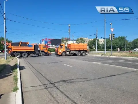 В Оренбурге и Переволоцком районе перекрыто движение на ряде участков дорог
