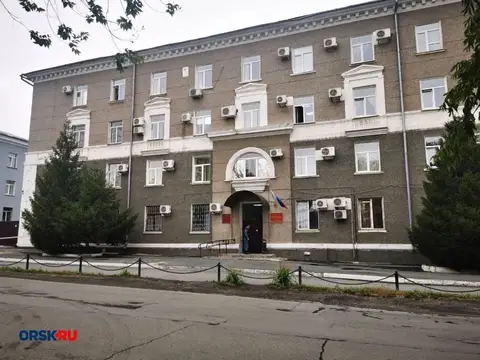 В Орске жителей аварийного дома обязали расселить на пять лет раньше