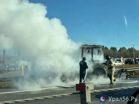 В Оренбурге на Загородном шоссе горела техника