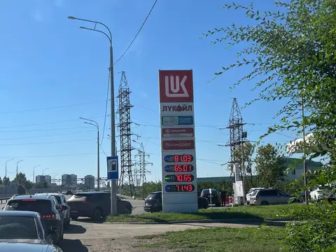 Некоторые АЗС в Оренбуржье сняли лимиты на заправку