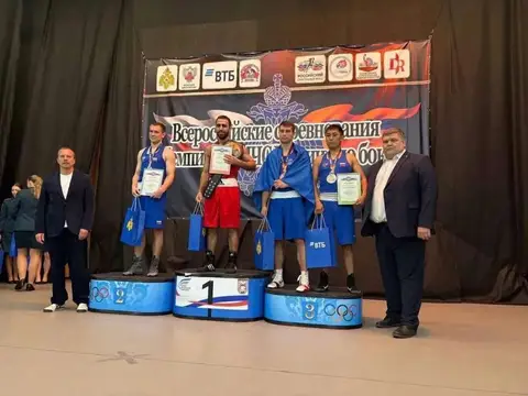 Три боя – три победы: оренбургский боксёр блистал на чемпионате МЧС России