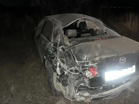 На трассе Орск — Шильда произошло ДТП с пострадавшим: Mazda 6 перевернулась и слетела в кювет