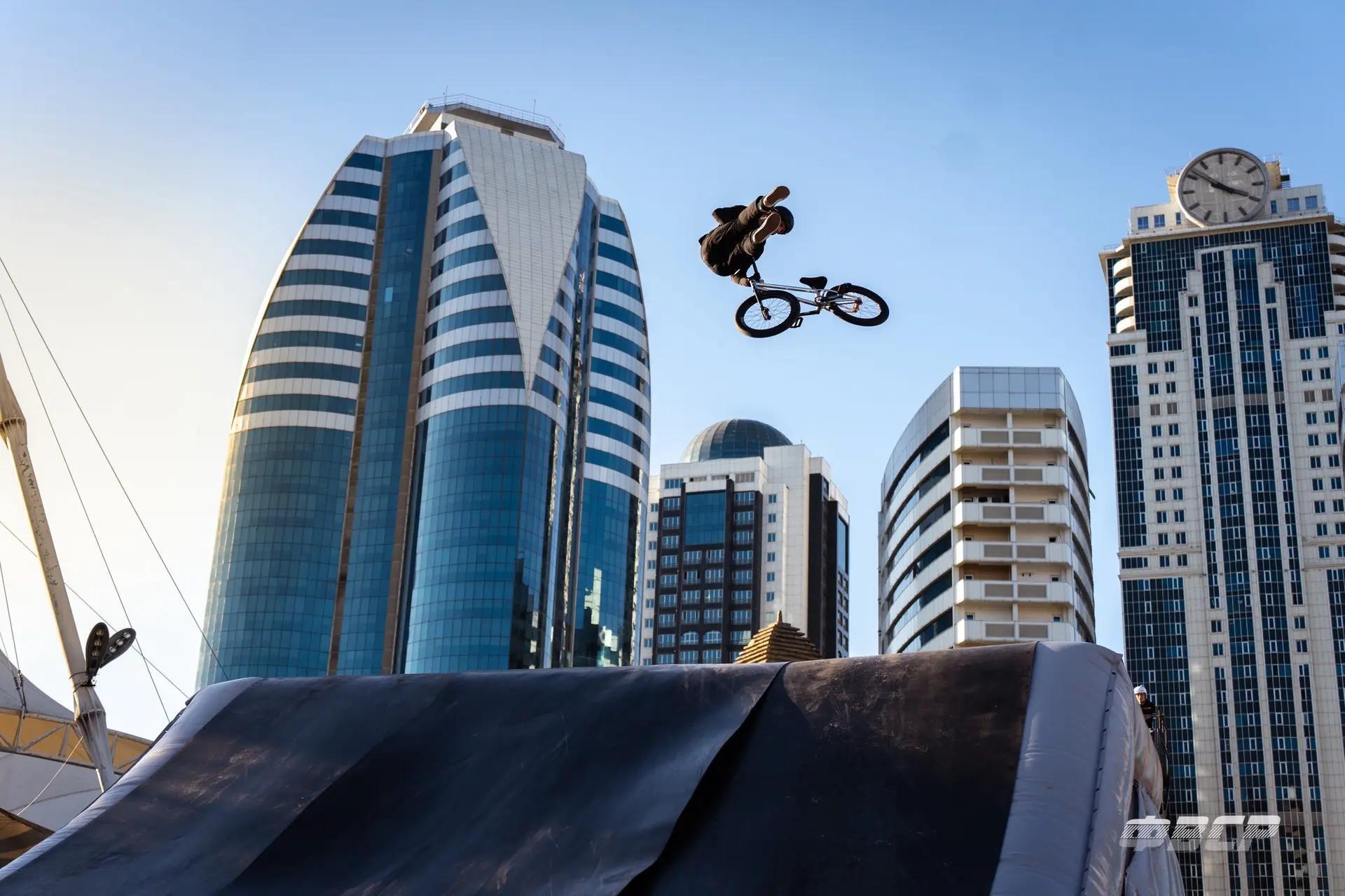 Дмитрий Рыжаков взял серебро чемпионата России по BMX-фристайлу — фото 1
