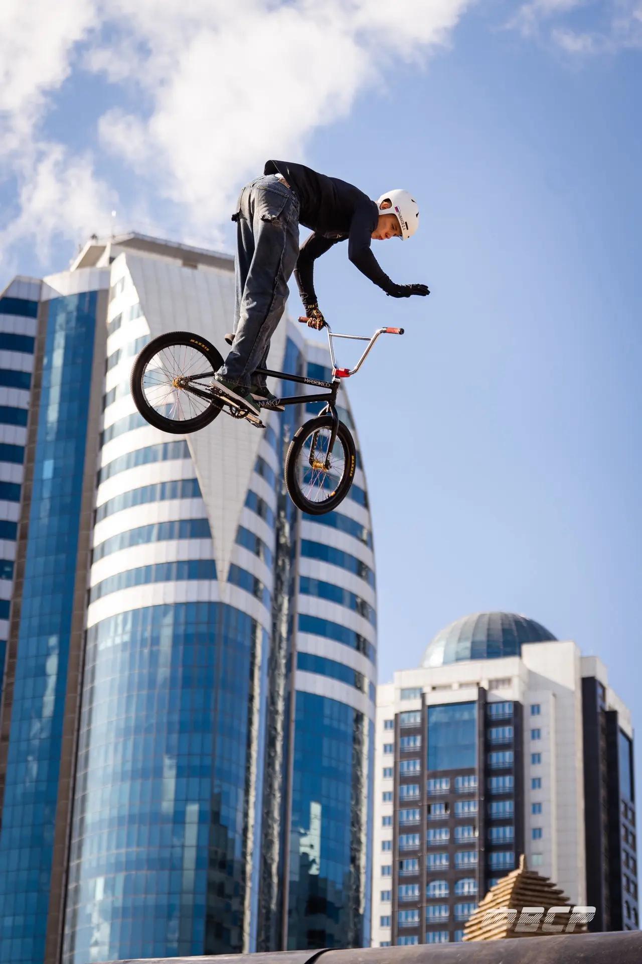 Дмитрий Рыжаков взял серебро чемпионата России по BMX-фристайлу — фото 7