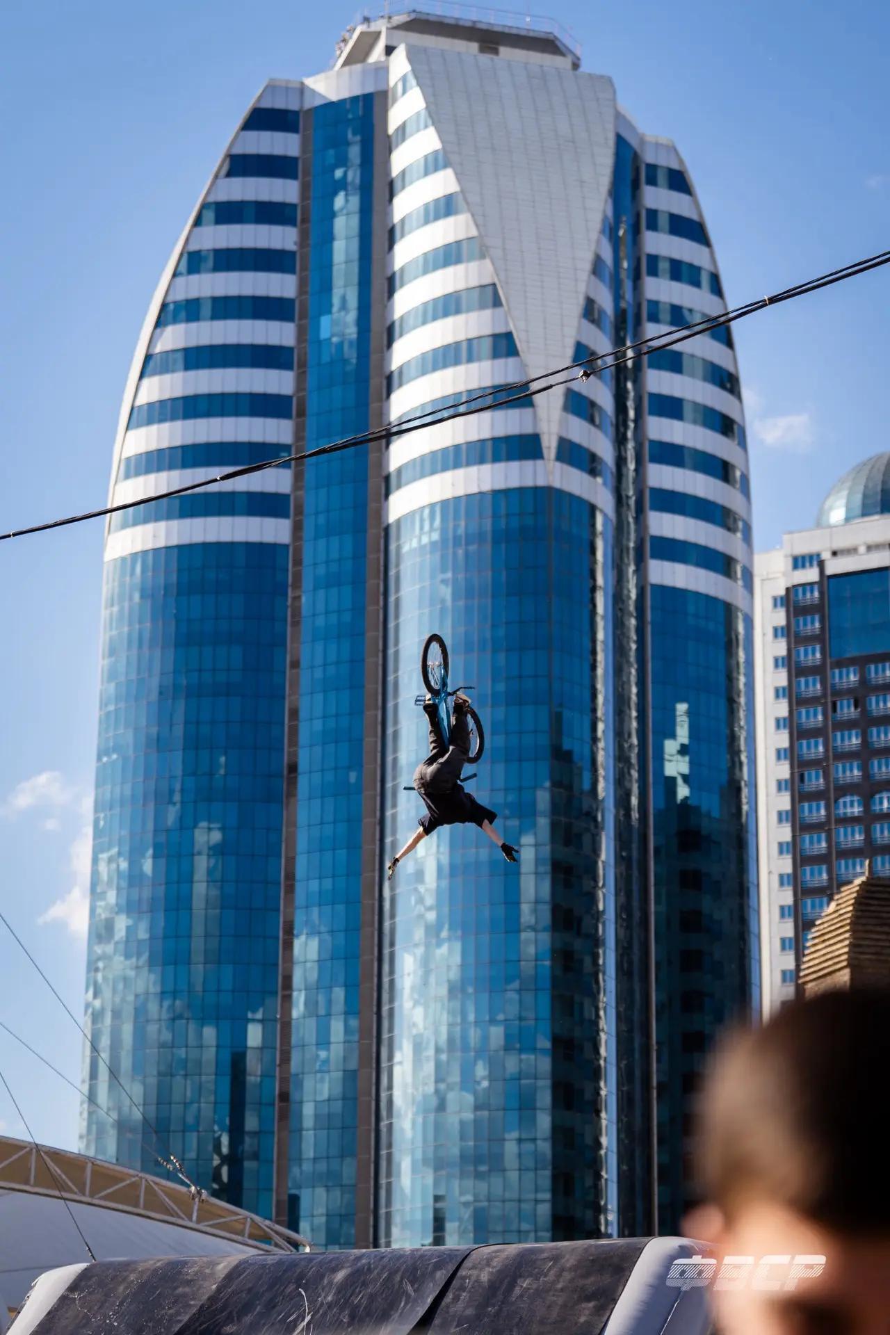 Дмитрий Рыжаков взял серебро чемпионата России по BMX-фристайлу — фото 3
