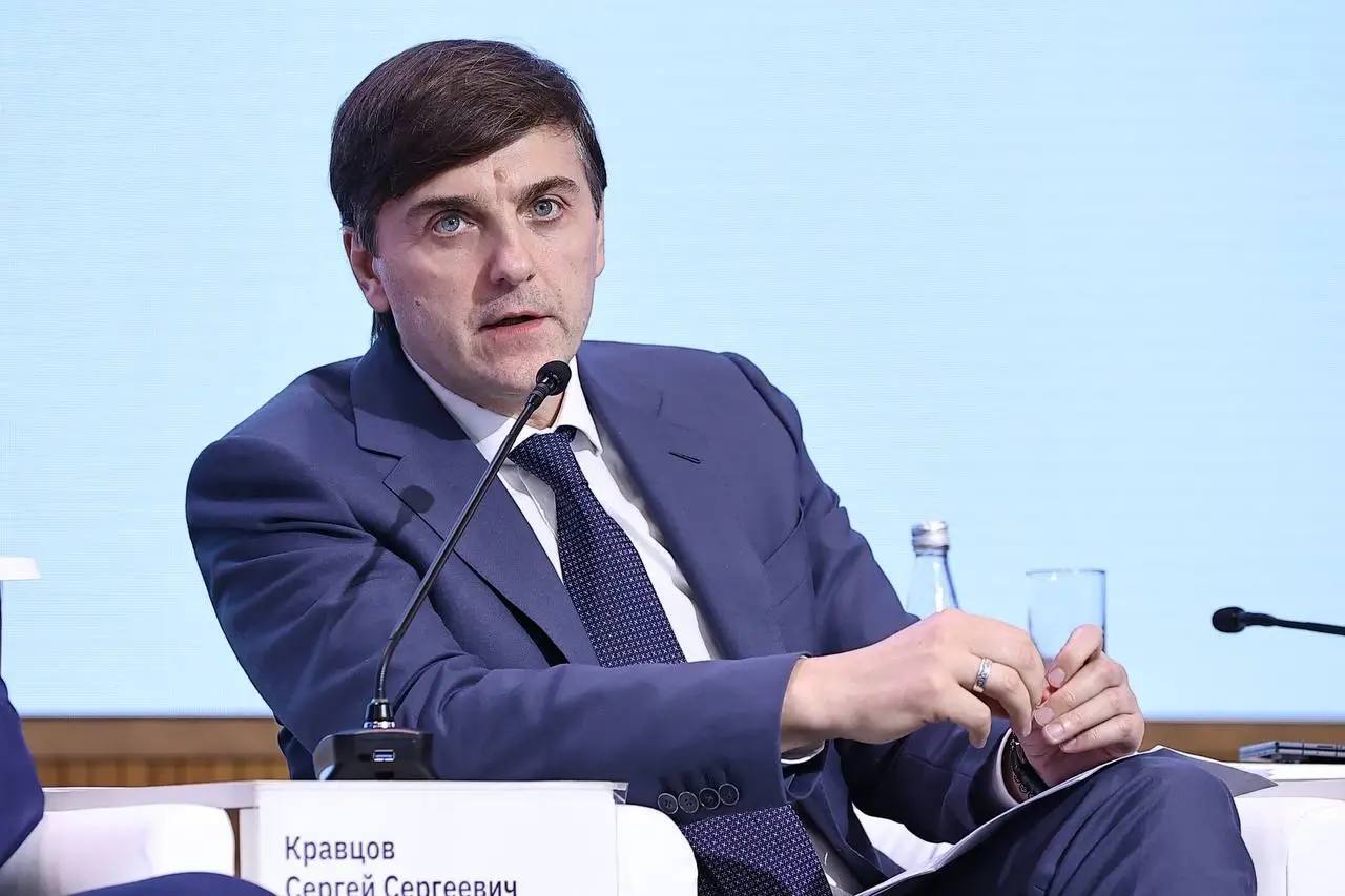 В школах появится курс по искусственному интеллекту и кибербезопасности
