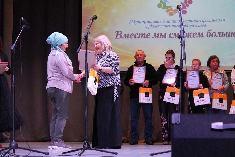 В РДК «Юность» прошел районный этап фестиваля художественного творчества людей с ограниченными возможностями — фото 3