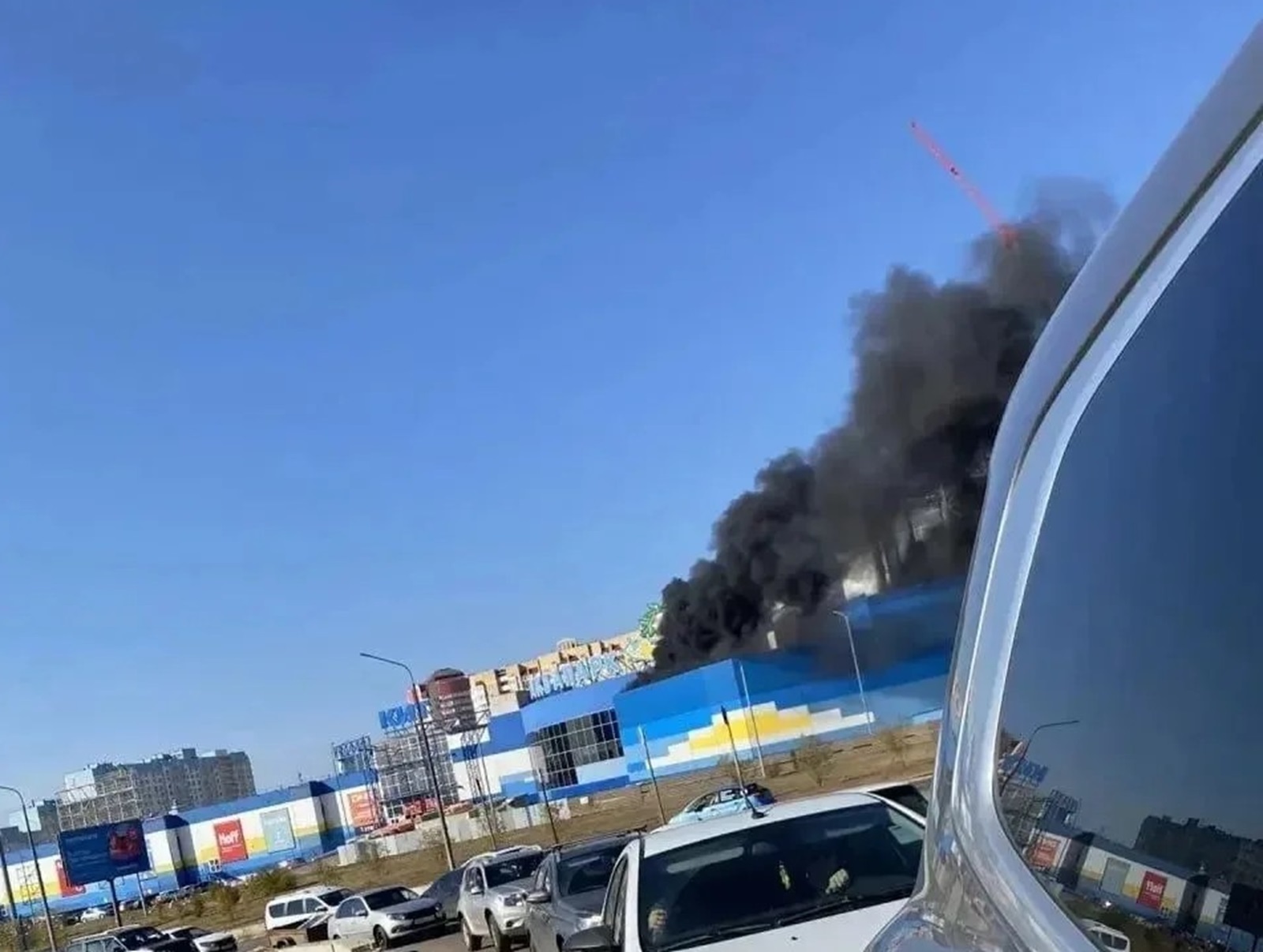 В МЧС обнародовали подробности пожара у аквапарка “Лимпопо” — фото 1