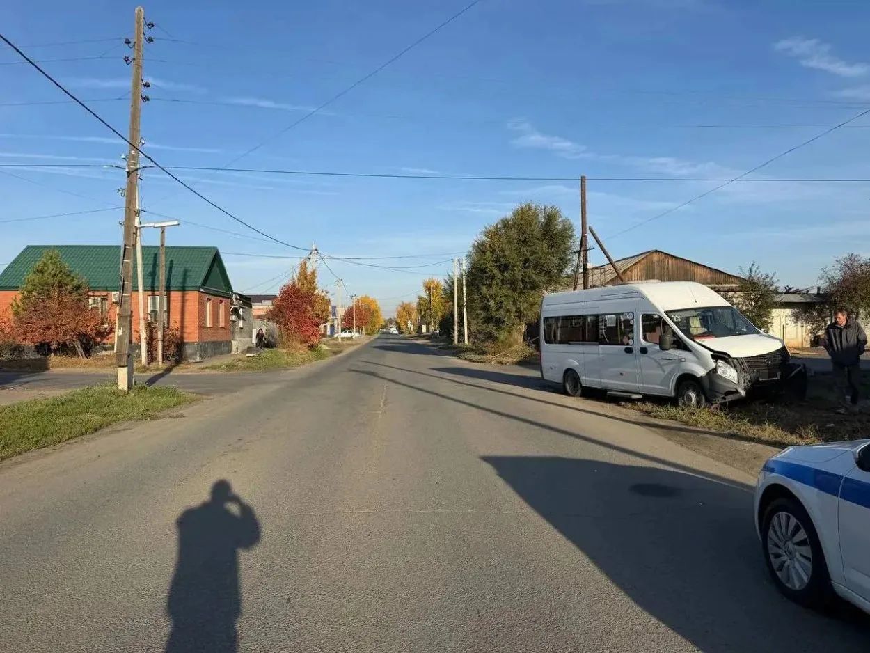 😱 В Старом городе столкнулись Ford Focus и «Газель». 7-летний ребёнок попал в больницу — фото 2
