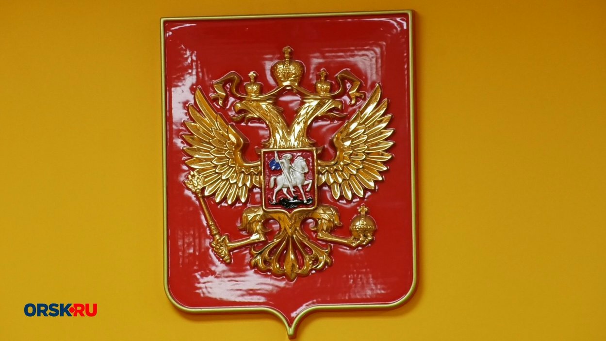 В Орске осуждён водитель, который протащил инспектора ГАИ на двери авто