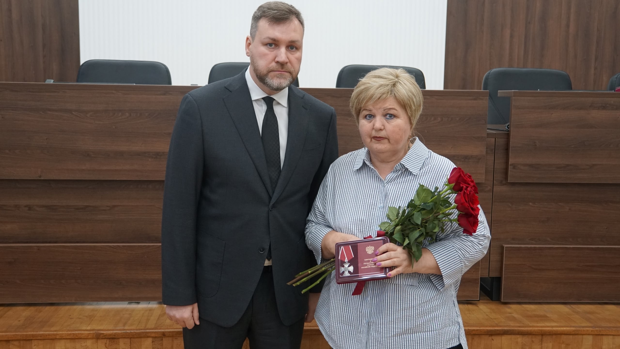 Передал на хранение государственные награды родным погибших участников специальной военной операции — фото 6