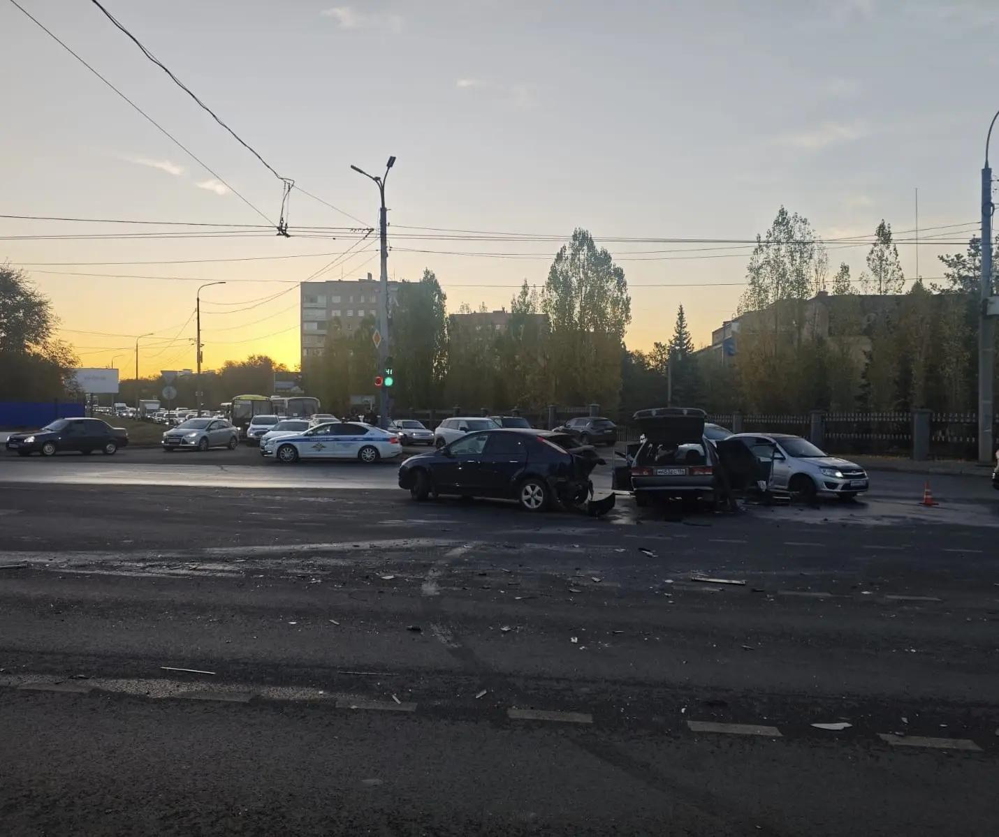 В ДТП на перекрестке ул — фото 2