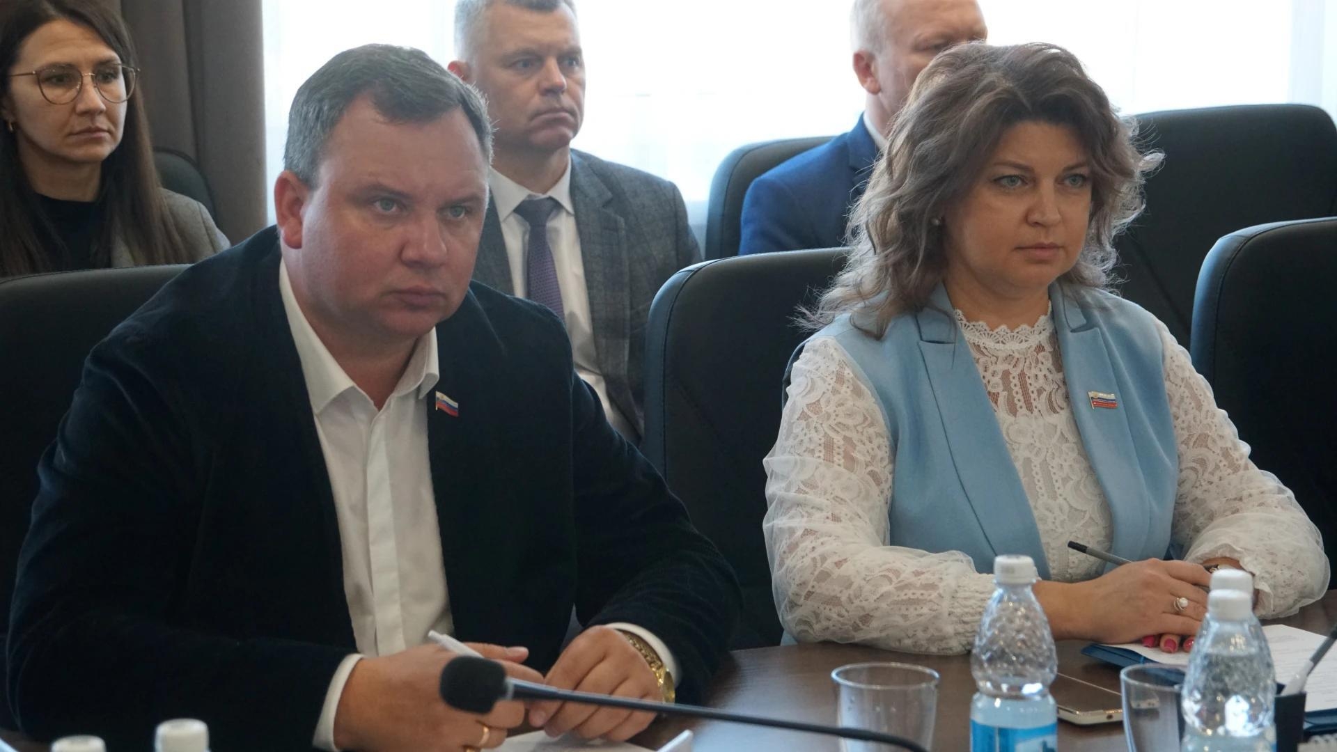 На заседании городского Совета депутаты приняли ряд важных для города решений — фото 3