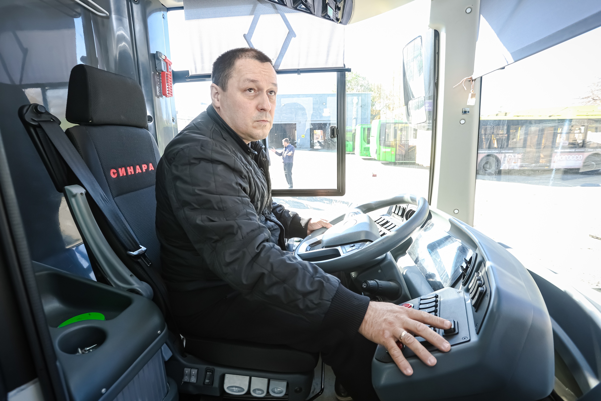 Будущее на колёсах: в Оренбурге тестируют электробус «Синара‑6253» — фото 2