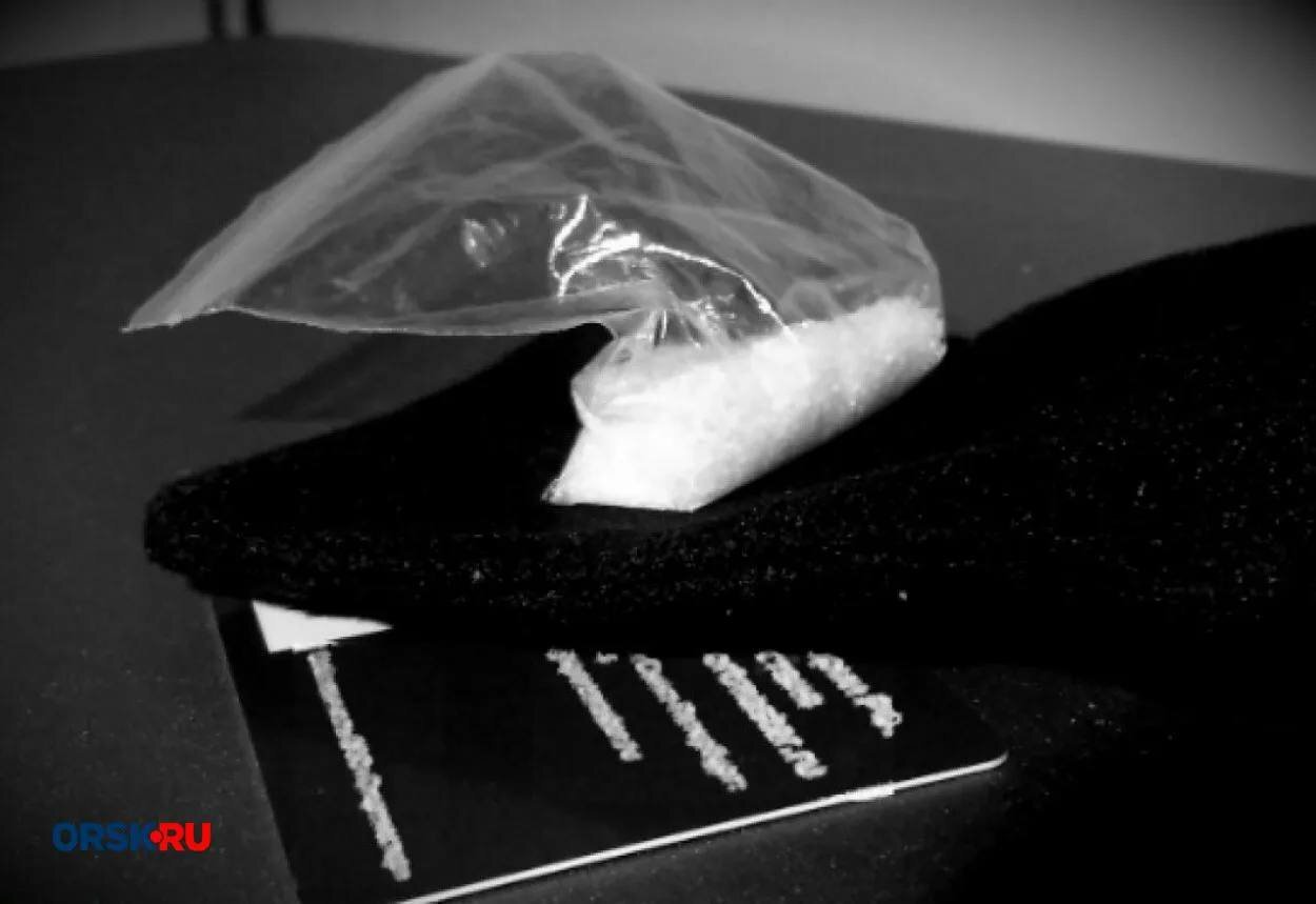 Экспериментатор из Орска вырастил коноплю в шкафу
