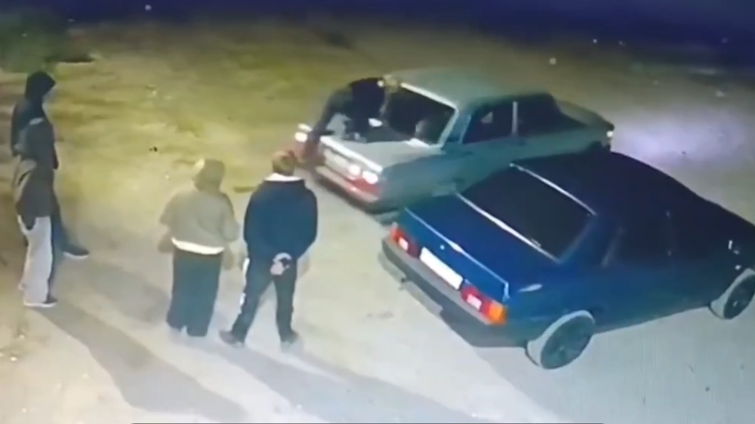 В Бугуруслане 15‑летняя студентка госпитализирована после падения с багажника машины