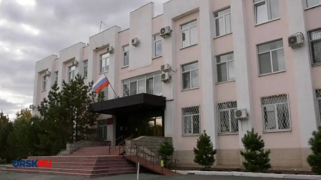 В Орске с водителя скорой помощи требуют почти 460 000 рублей за ДТП