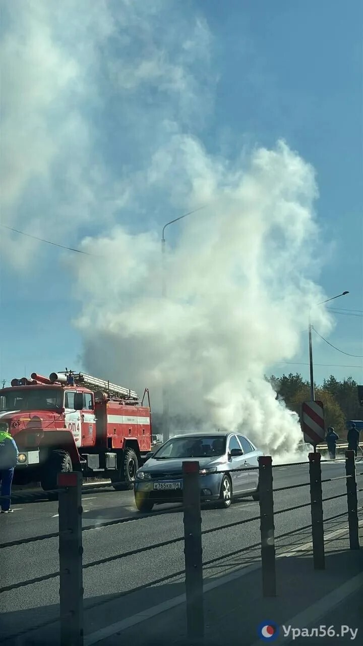 В Оренбурге на Загородном шоссе горела техника — фото 2