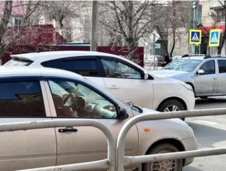 Водителям выпишут штраф: какую зимнюю резину в этом году лучше не ставить