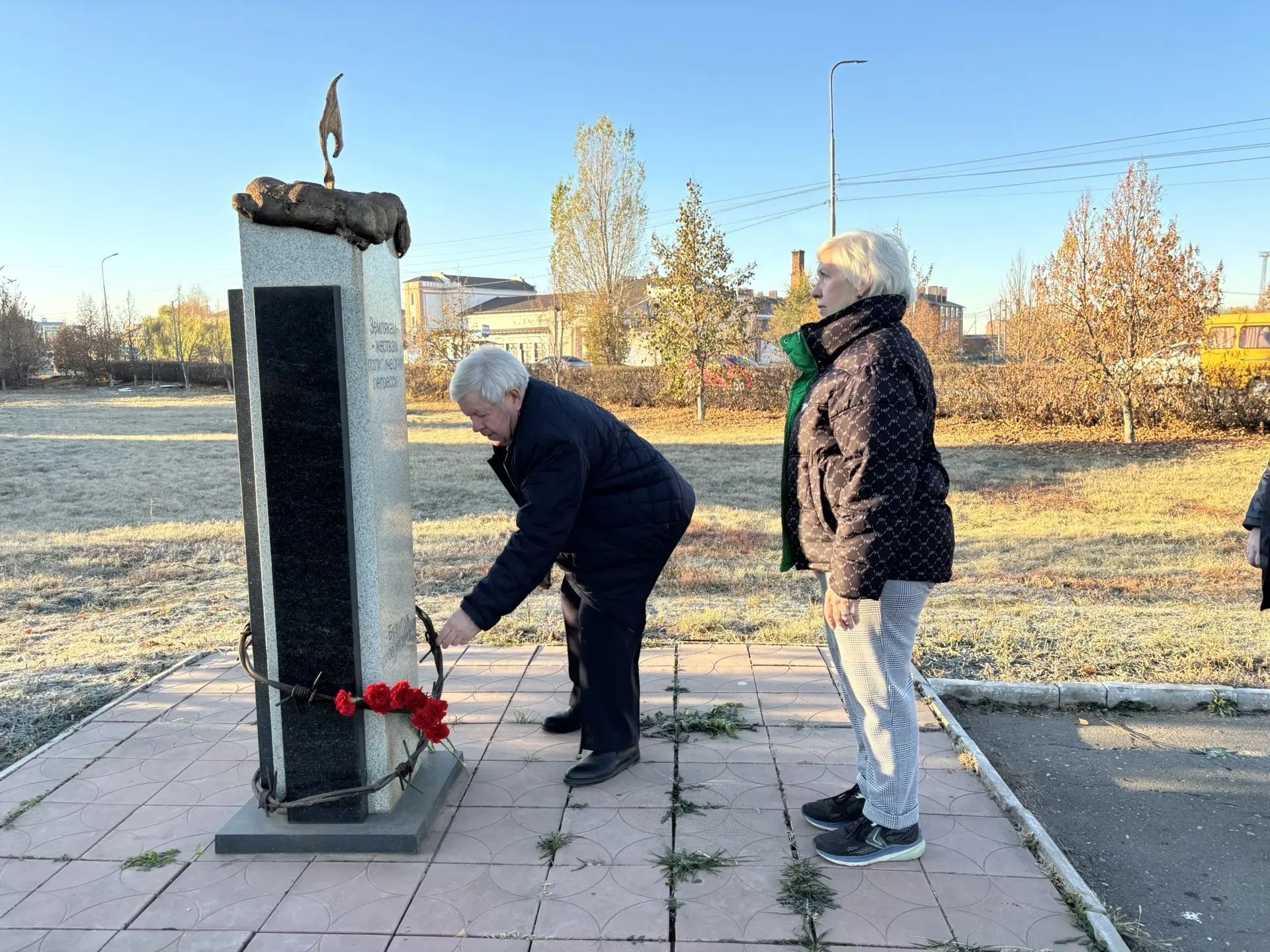 В Бузулуке возложили цветы в День памяти жертв политических репрессий — фото 2