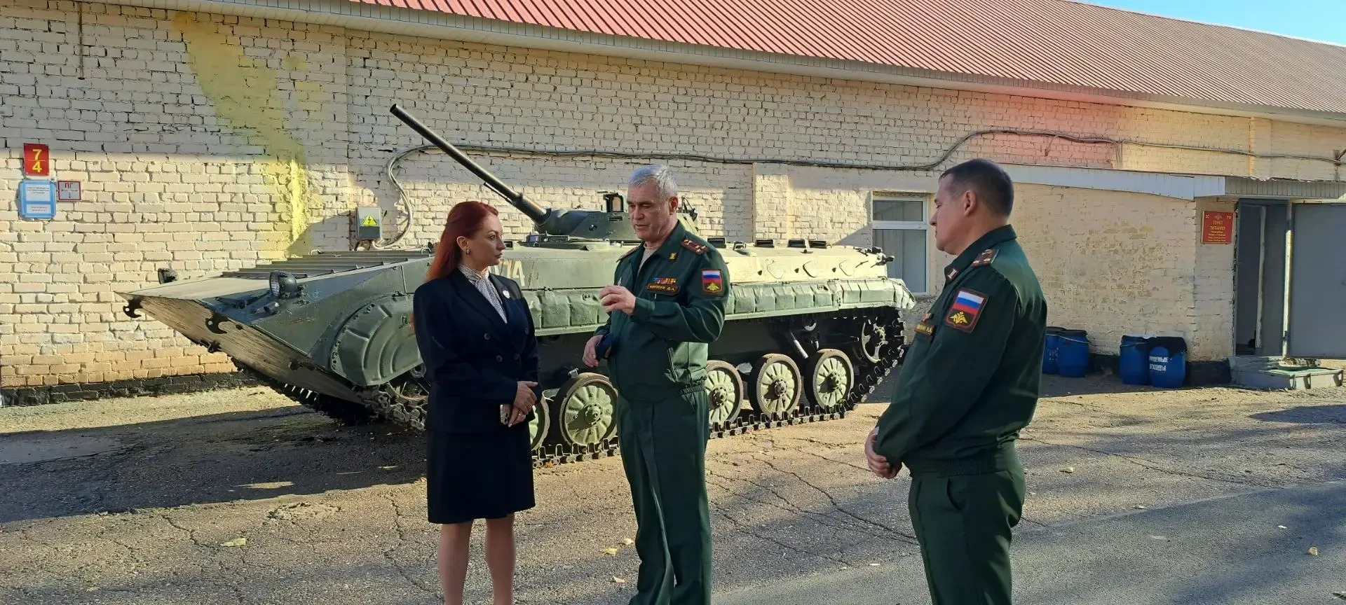 «Боевой настрой»: омбудсмен Оренбуржья пообщалась с призывниками на сборном пункте — фото 3